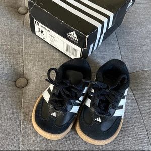 Like new Adidas classic baby Sambas size 3
